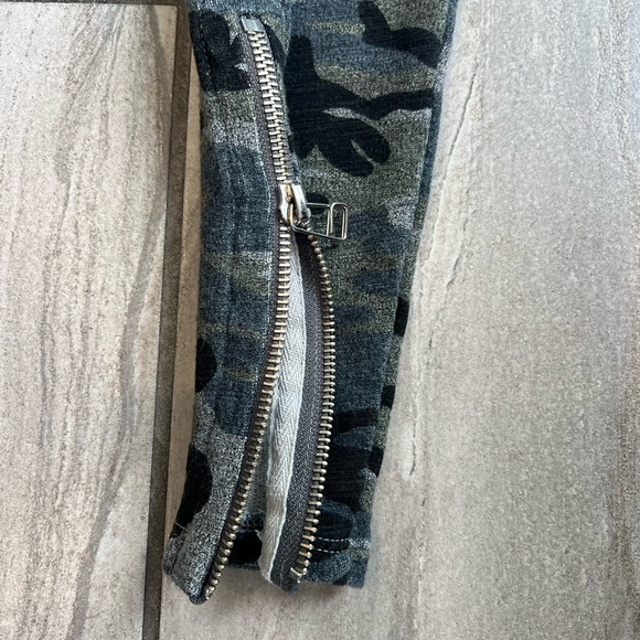 Sundry camp ankle zip yoga leggings size 2 - Picture 3 of 5